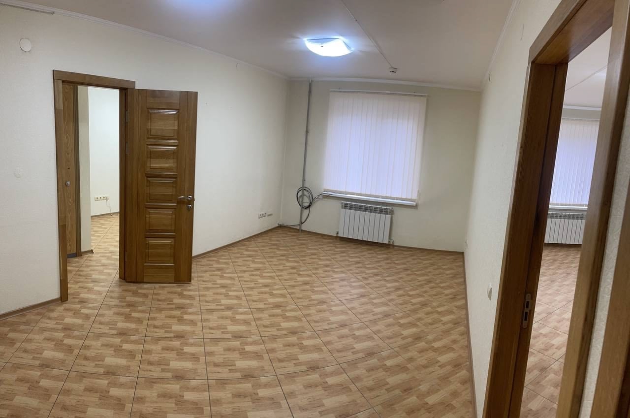 Алчевск
Предлагаем в аренду помещение общей площадью 75 кв.м. на 1-м этаже жилого дома по ул. Ленина, р-н новой гостиницы. Подходит под следующие вид...