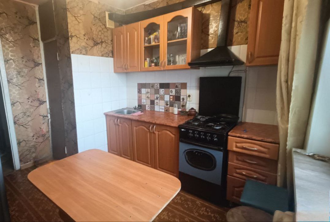 ‼Продам 3-комн. квартира на кв. Дзержинского! 6/9 эт., 70/45/9. Все комнаты изолированные. Балкон, лоджия и все окна м/п. Санузел раздельный. Бойлер. Вся мебель и частично техника остаётся. Рядом сад, школа, вся необходимая инфраструктура. . Прописанных нет. Цена 6 300 000₽. Тел: +79598012341 Екатерина‼...