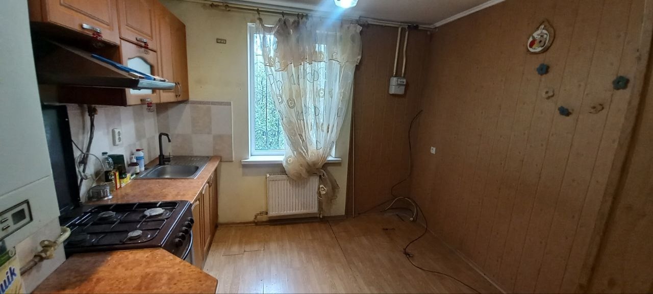 🗝️Продаётся 2-х комнатная квартира🗝 🔵 2 этаж 2-х этажного дома г. Стаханов, ул "Пионерская", д. 46 Цена 1 мл.600 т.р. 🔵Железная входная дверь 🔵 Автономное отопление (двухконтурный котёл) 🔵пластиковые окна 🔵санузел и ванная комната в кафеле. 🔵Хороший ремонт 🔵кондиционер. Отличное месторасположение. (...