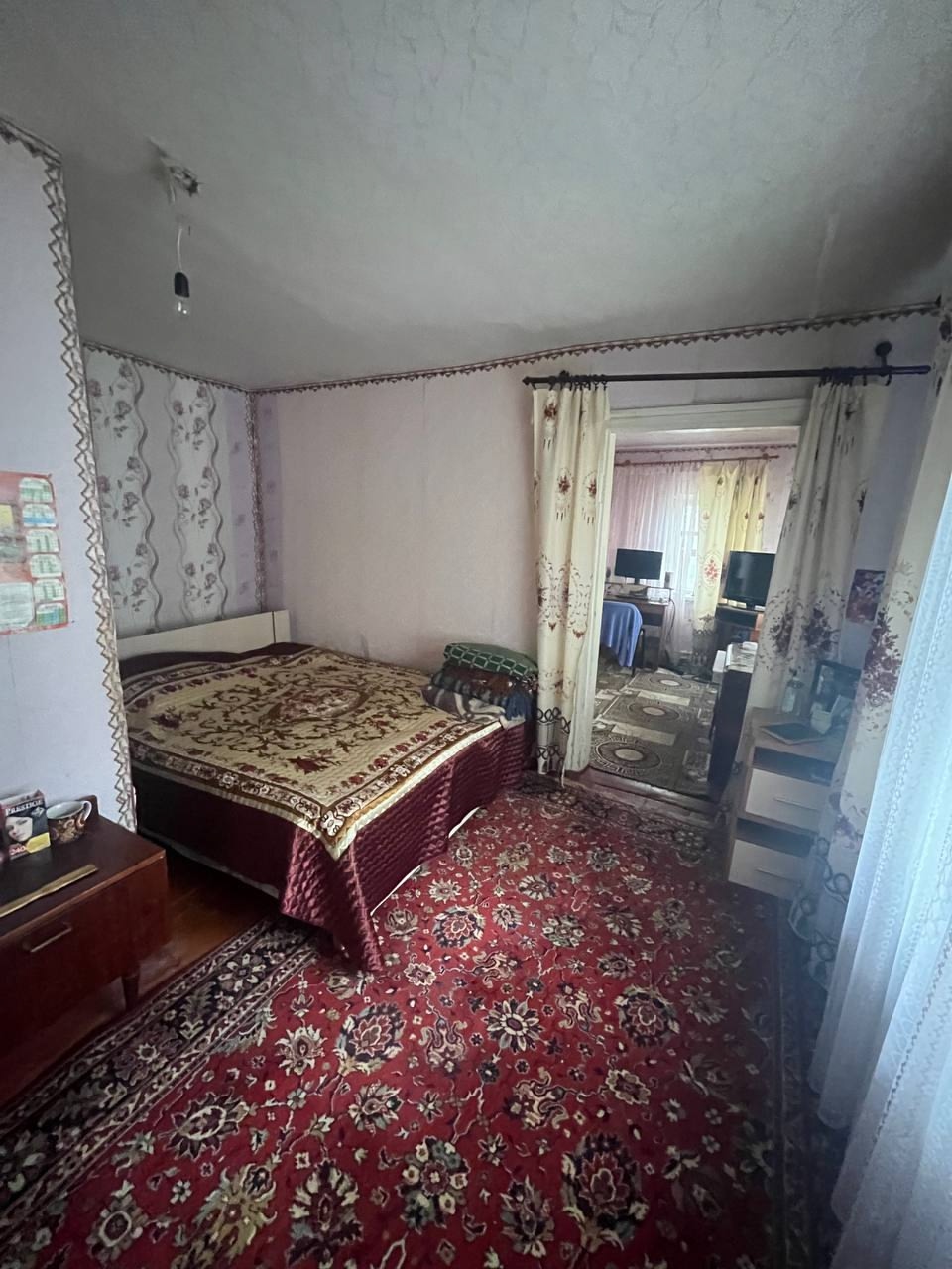 Продается дом в центре города (р-он 11 Поликлиники) Общая площадь 51,3 м2. Земля приватизирована 2 сотки. Небольшой огород . В доме газ, водопровод, газовая колонка. . Цена 3,2 млн.руб Тел. +79595121888 Ирина...