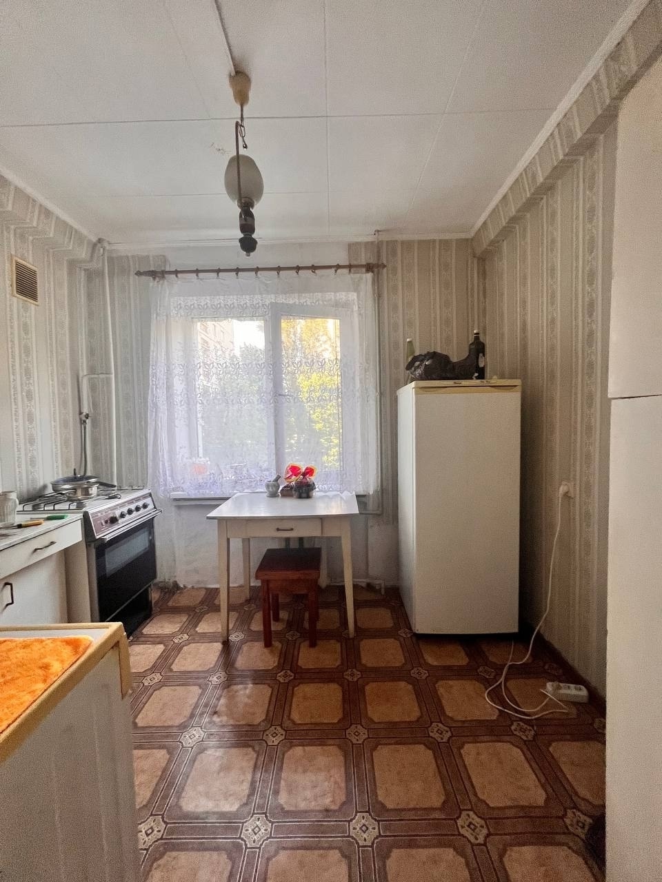 Продам 2-х комнатную квартиру городе Луганск, Жовтневый район, улица Марины Расковой 5
Расположена на 2-м этаже 9-ти этажного дома.
Общая площадь 51,6...