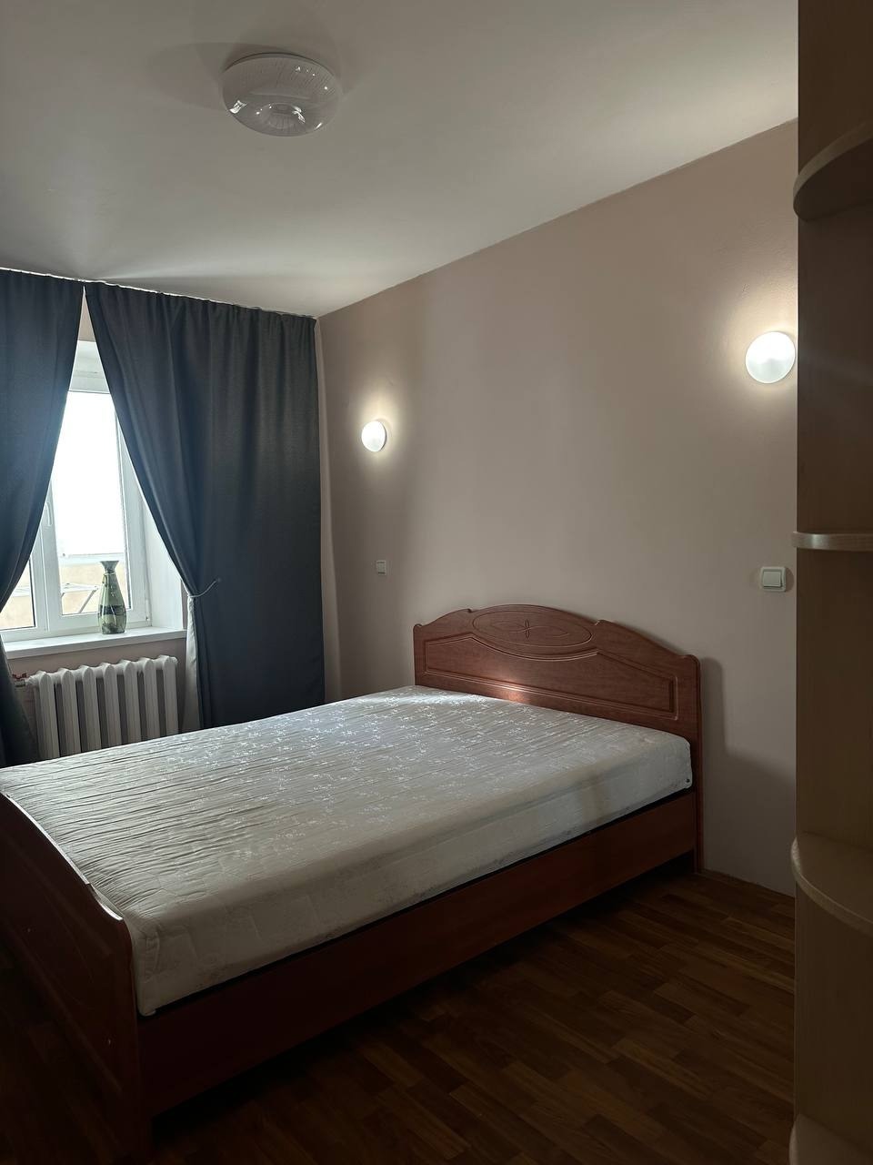Продам 2-х ком. квартиру на кв.Героев Сталинграда. Площадь - 47,1 / 26,3 / 7,3 кв.м .Кирпичный дом. Этаж - 4/12, лифт работает. Изолированные комнаты. Большая кухня. Совмещенный санузел. Длинная застекленная лоджия. Новая электропроводка (полностью менялась для себя). Трубы, радиаторы новые. Пластиковые окна....