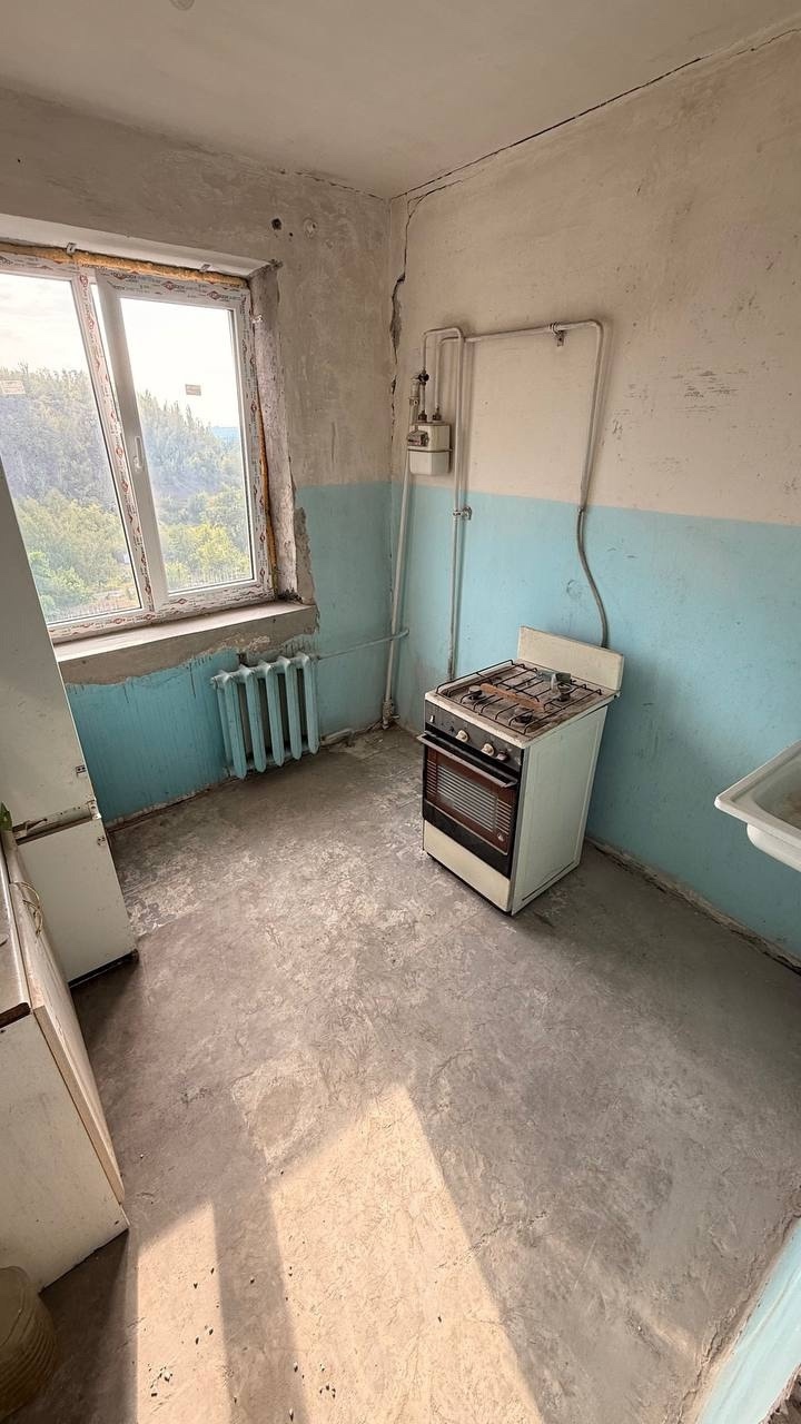 🔹 Продам 2-х комнатную квартиру г. Макеевка, Советский р-н, м-н Первомайский ✅ 48.4 кв.м. ✅ квартира под ремонт ✅ крыша сделана ❗️ ✅ 10/10 этаж 💵 Стоимость 2 000 000 ⚠️ к продаже! Очень хорошее расположение! Рядом детский сад, остановка общественного транспорта, различные магазины, поблизости школа. +79493091...